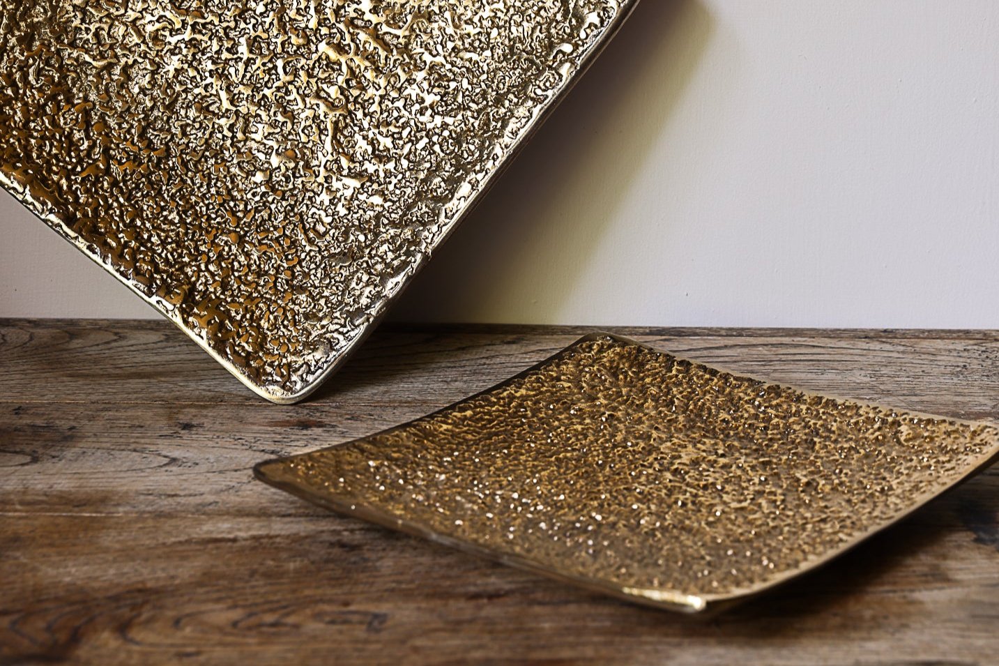 Decorative plate with antique gold finish