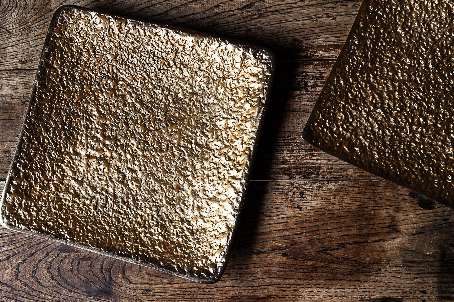 Decorative plate with antique gold finish